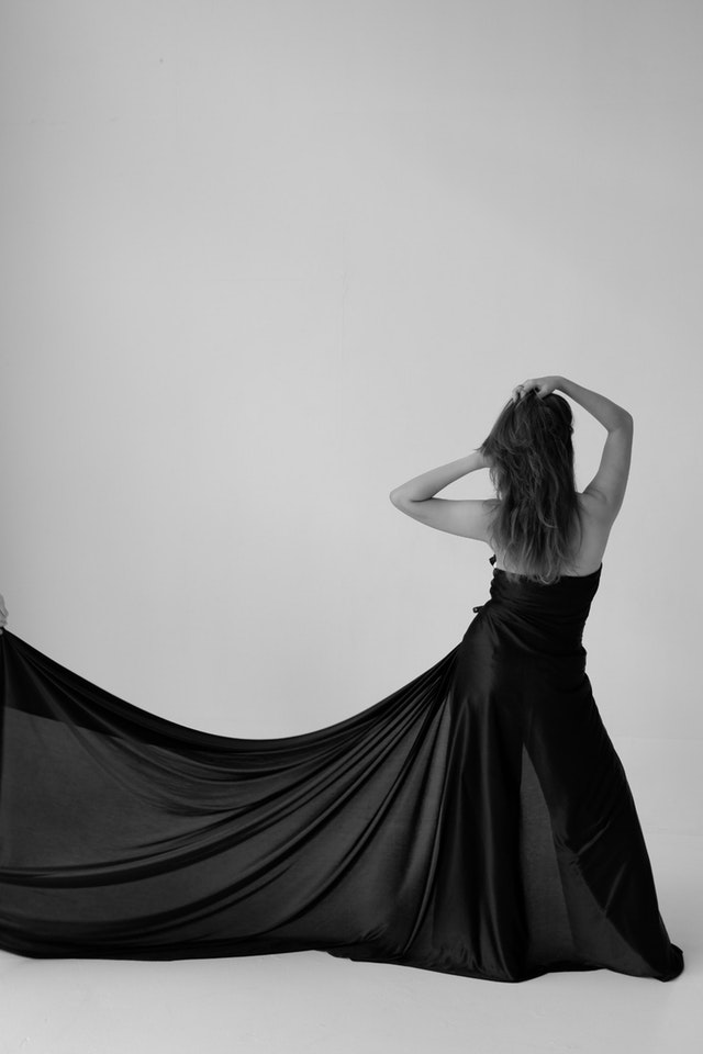 černé šaty
