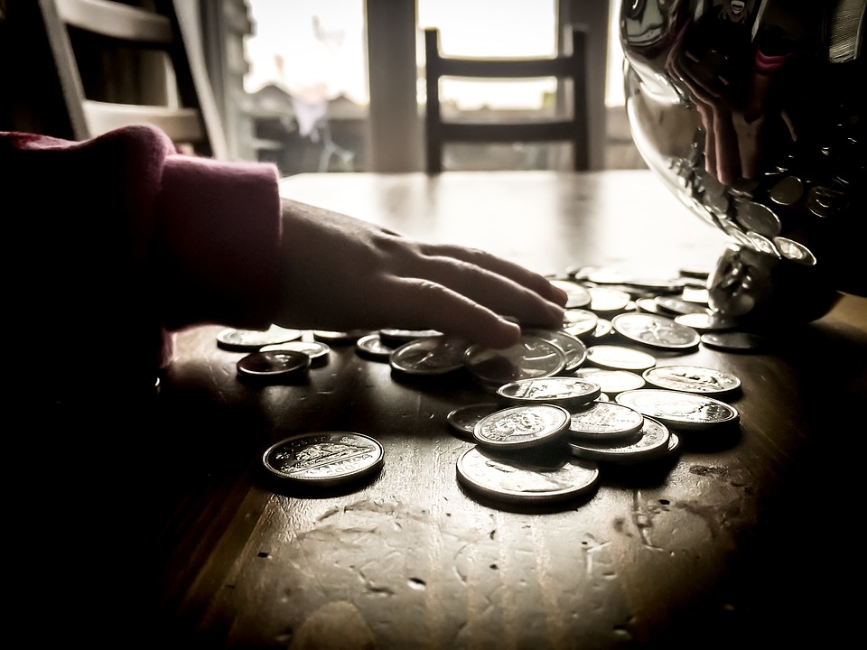 mince na stole